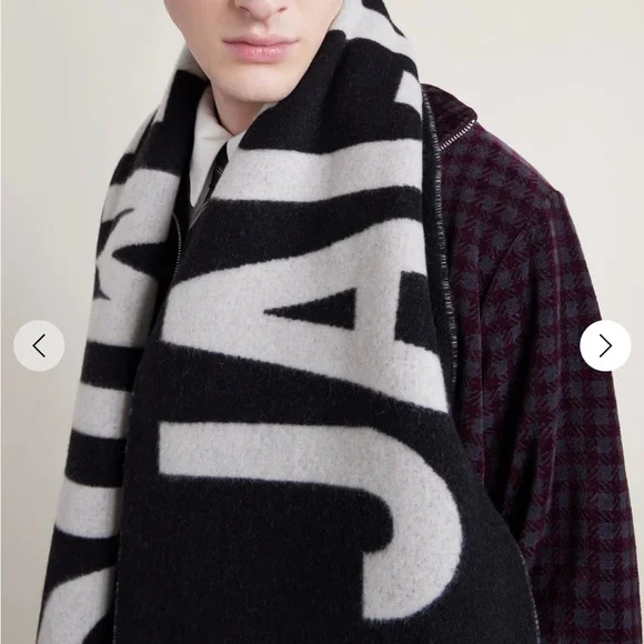 Jacquemus Monochrome Logo Scarf - Picture 7 of 7